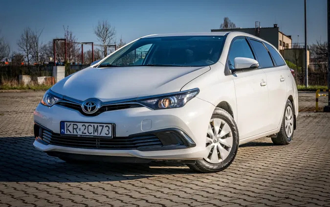 mazowieckie Toyota Auris cena 34000 przebieg: 193000, rok produkcji 2018 z Kraków